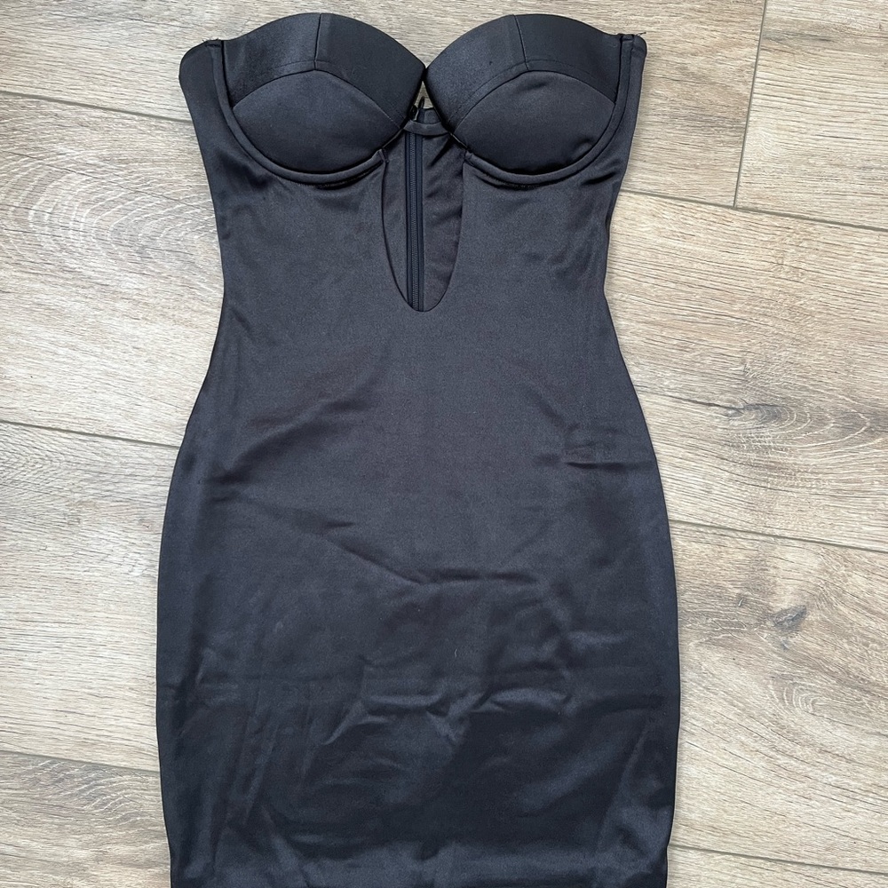 Mini straple black dress